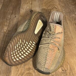 Men’s Yeezy Boost 350 V2